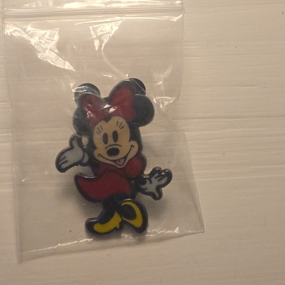 Disney Pin – Minnie Mouse Disney Trading Collector Pin - Picture 3 of 4